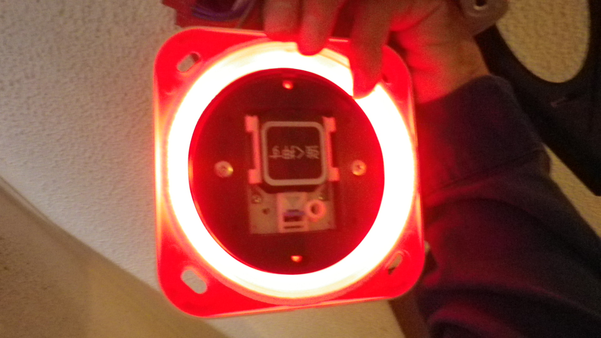 自動火災報知設備　発信機のリング型表示灯の交換