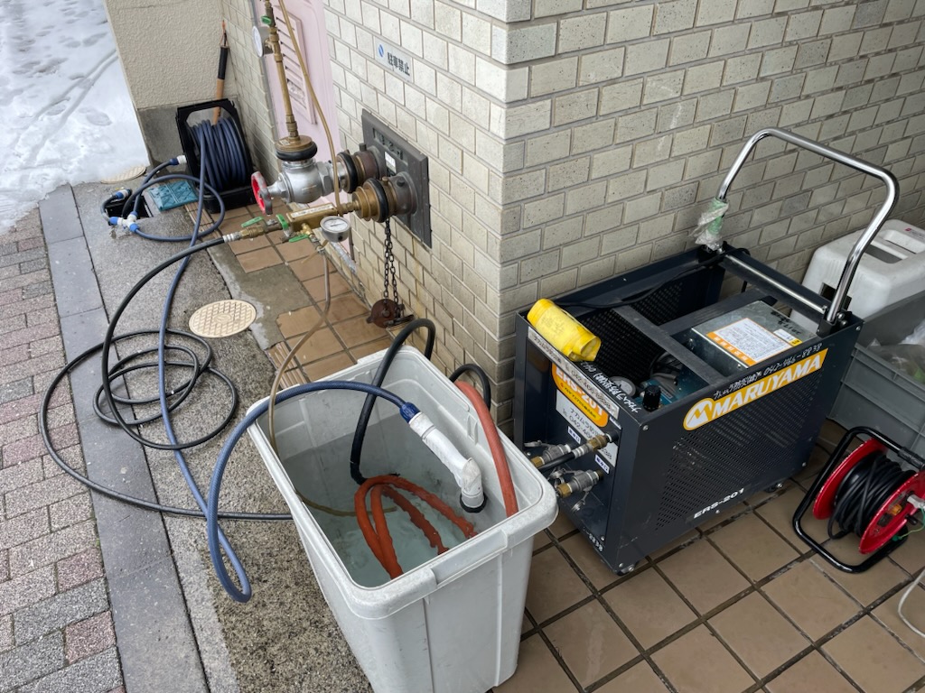 連結送水管耐圧試験を実施しました！！